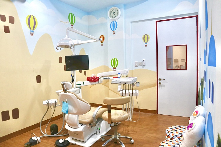 Ruangan klinik gigi untuk pemeriksaan gigi anak, Sumber: mhdc.co.id