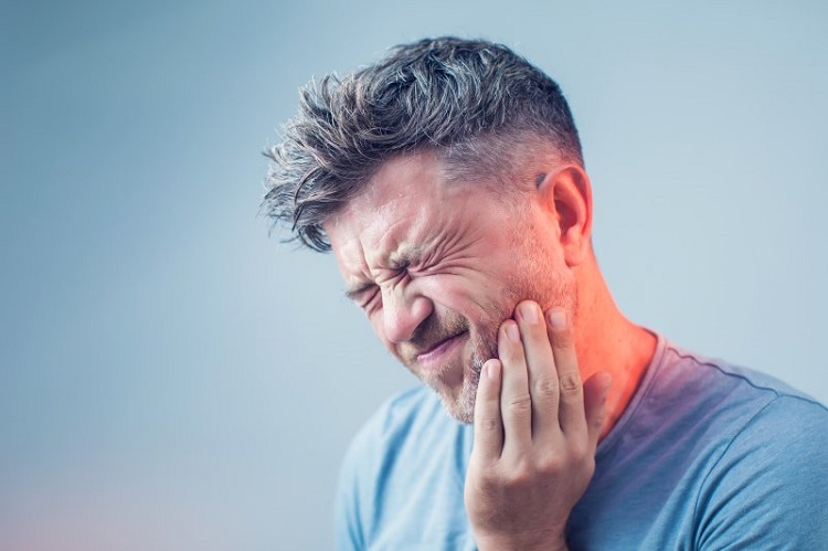 Sisa akar gigi menjadi salah satu gangguan pada kesehatan gigi dan mulut, Sumber: costellodental.com