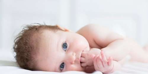Mengatasi Bayi Rewel karena Tumbuh Gigi