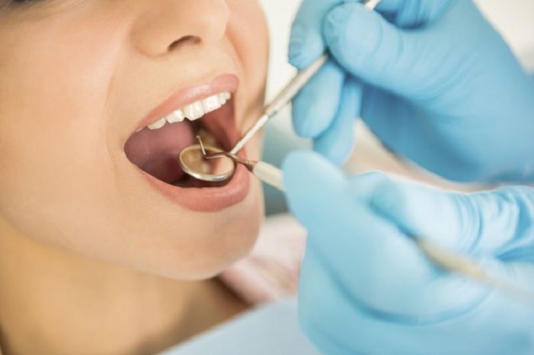 Ilustrasi pemeriksaan radang gusi ke dokter gigi, Sumber: health.grid.id