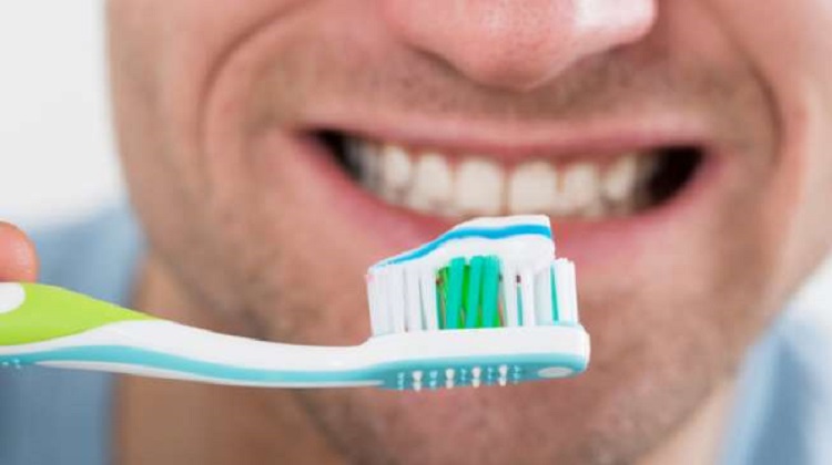Kondisi gatalnya gusi bisa dicegah dengan menjaga kebersihan gigi, Sumber: suara.com
