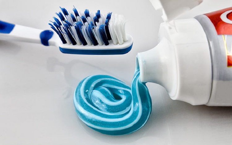 Penggunaan pasta gigi berfluoride, Sumber: wowkeren.com
